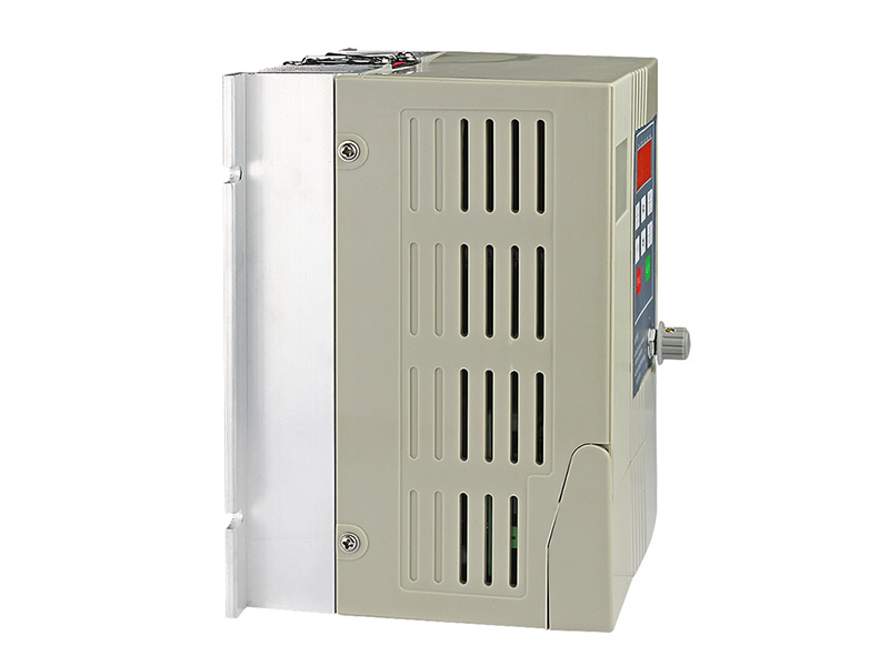 4000H通用變頻器，變頻器三相380V，變頻器廠家，電機(jī)變頻器